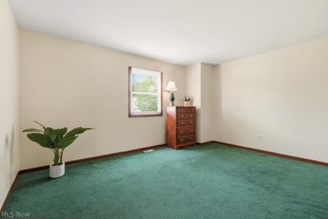 1215 Cherokee Trail Streetsboro OH 44241
