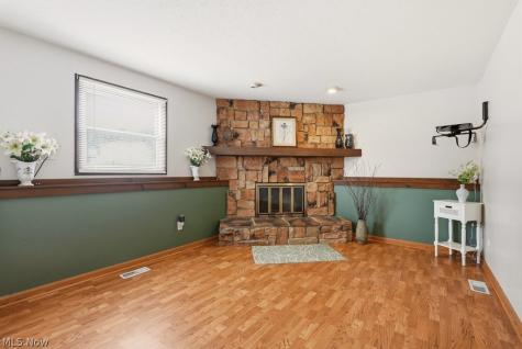 1215 Cherokee Trail Streetsboro OH 44241