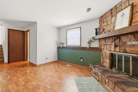 1215 Cherokee Trail Streetsboro OH 44241