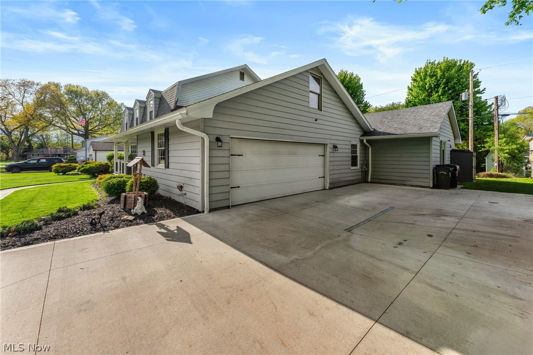 175 Crestview Drive Elyria OH 44035