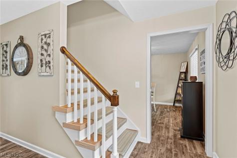 175 Crestview Drive Elyria OH 44035