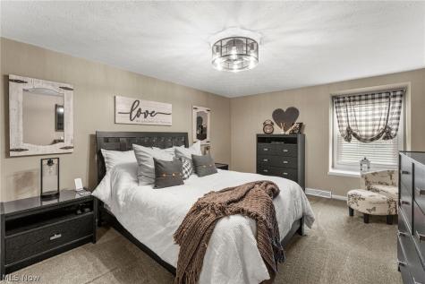 175 Crestview Drive Elyria OH 44035