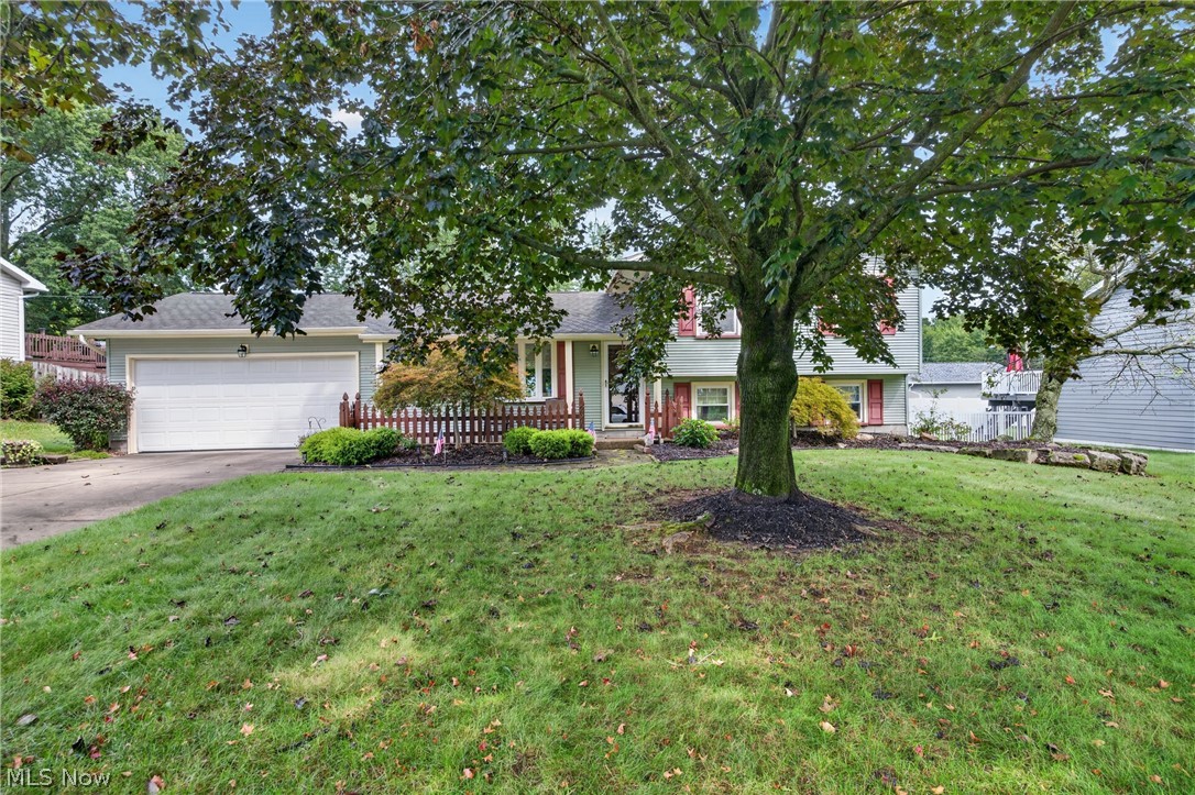 2379 Oak Trace Street Youngstown OH 44515