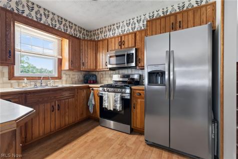 2379 Oak Trace Street Youngstown OH 44515