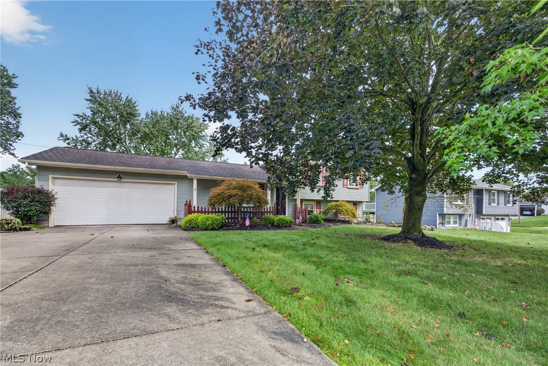 2379 Oak Trace Street Youngstown OH 44515