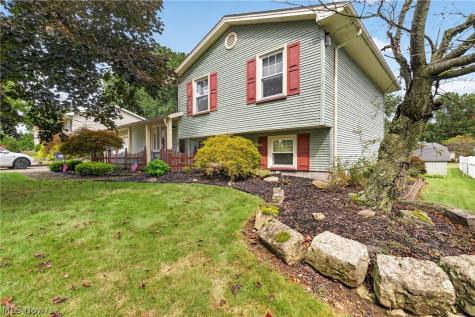 2379 Oak Trace Street Youngstown OH 44515
