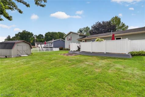 2379 Oak Trace Street Youngstown OH 44515