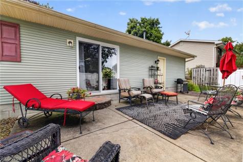 2379 Oak Trace Street Youngstown OH 44515