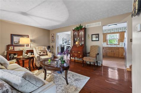 2379 Oak Trace Street Youngstown OH 44515