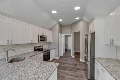 1467 Golden Lane Broadview Heights OH 44147
