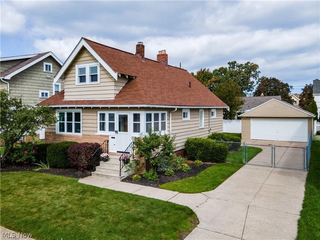 16510 Pearldale Avenue Cleveland OH 44135