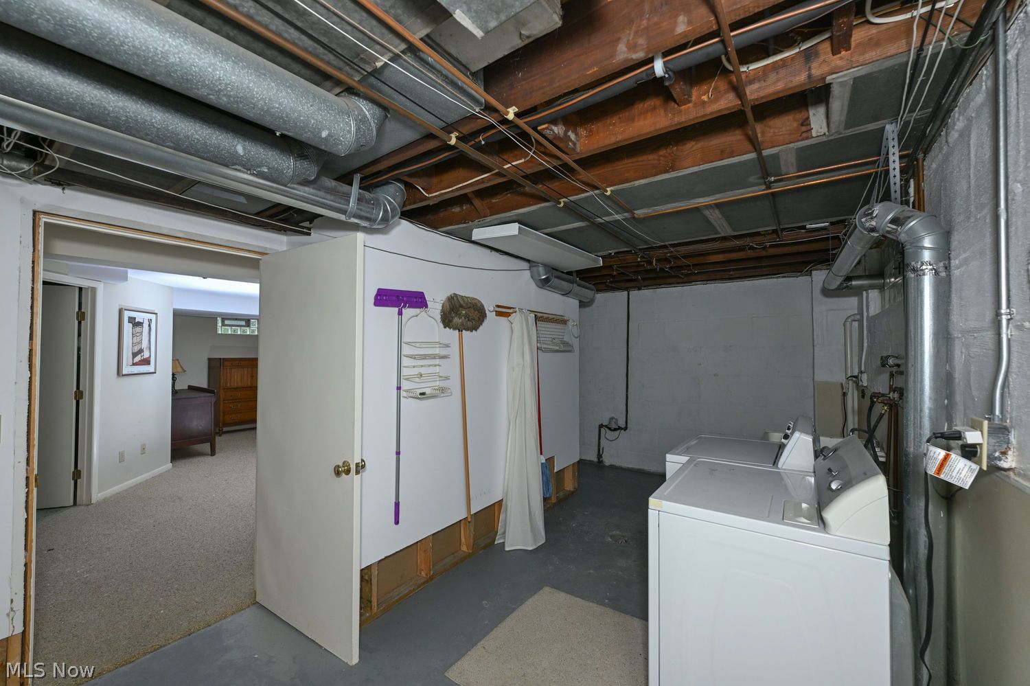 1990 Wiltshire Road Akron OH 44313