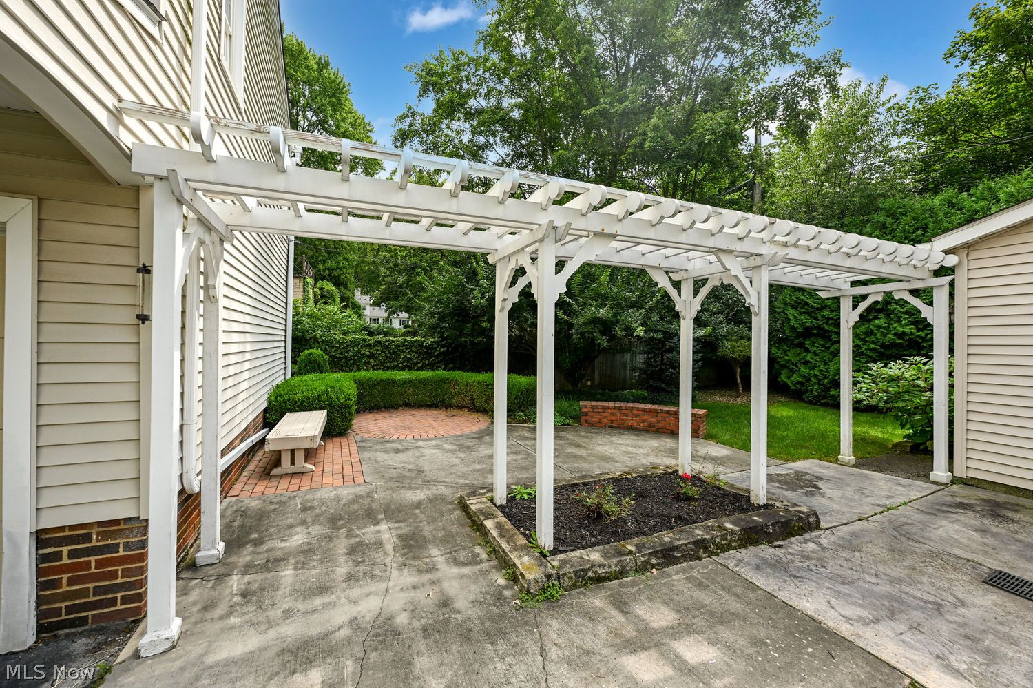 1990 Wiltshire Road Akron OH 44313