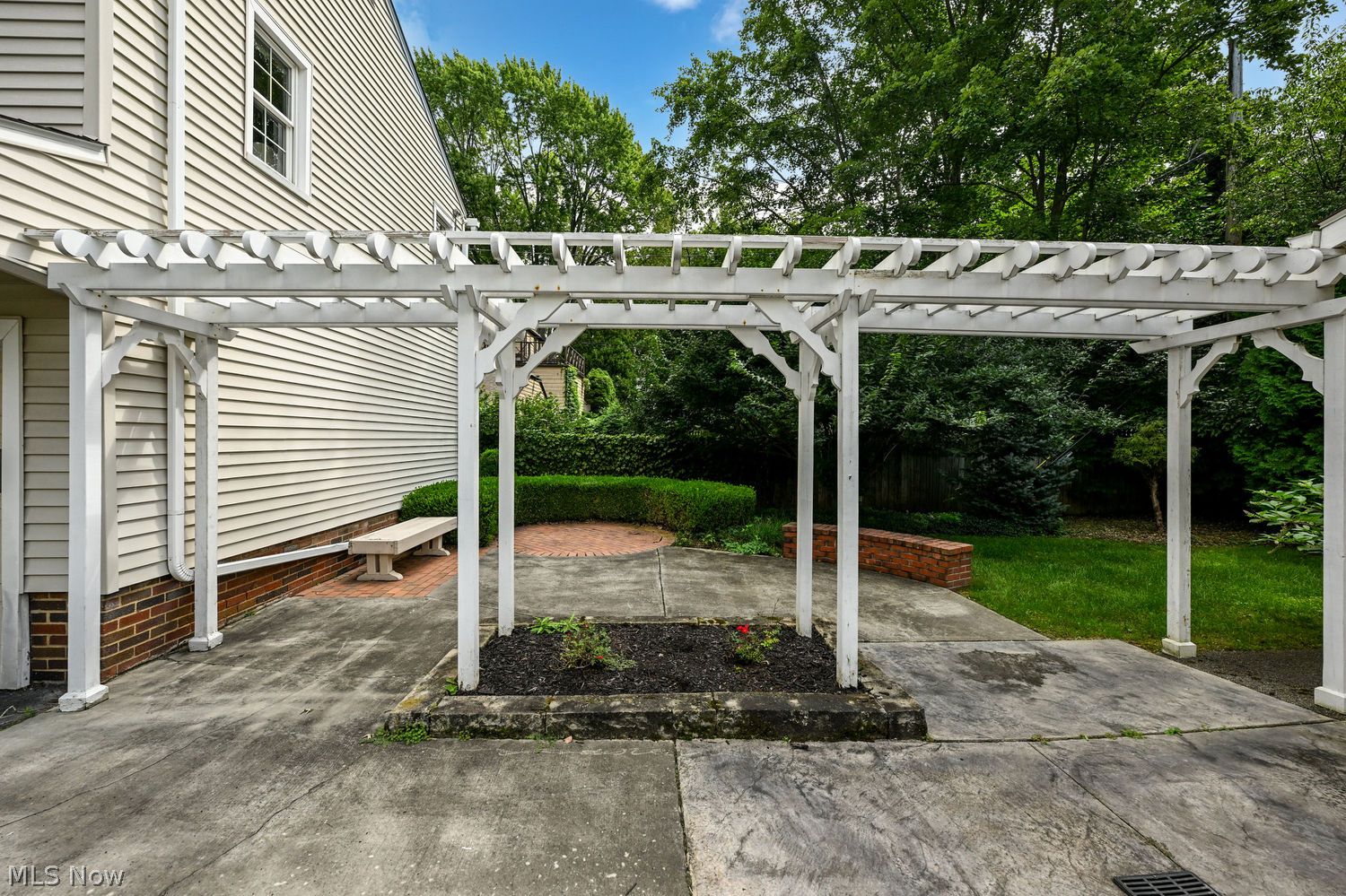 1990 Wiltshire Road Akron OH 44313
