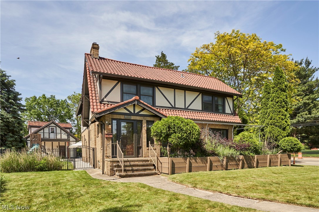 17004 Greenwood Avenue Cleveland OH 44111