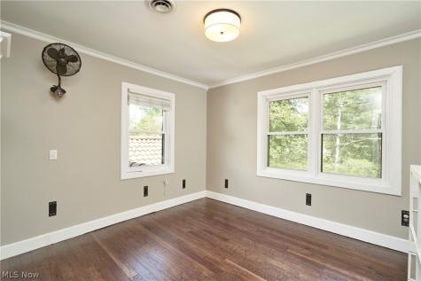 17004 Greenwood Avenue Cleveland OH 44111