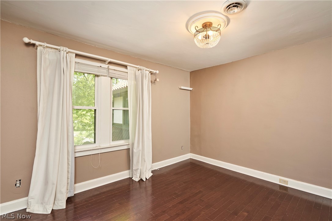 17004 Greenwood Avenue Cleveland OH 44111