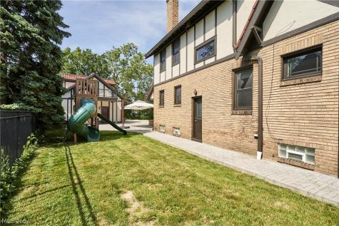 17004 Greenwood Avenue Cleveland OH 44111