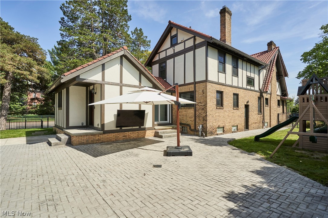 17004 Greenwood Avenue Cleveland OH 44111