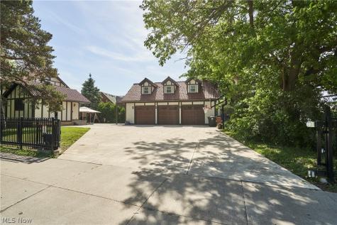 17004 Greenwood Avenue Cleveland OH 44111