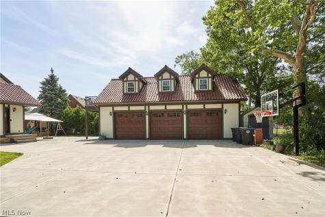 17004 Greenwood Avenue Cleveland OH 44111