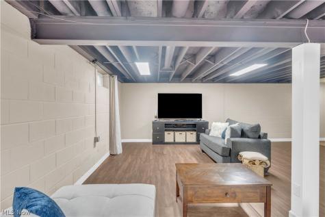 8411 N Bluff Drive Broadview Heights OH 44147