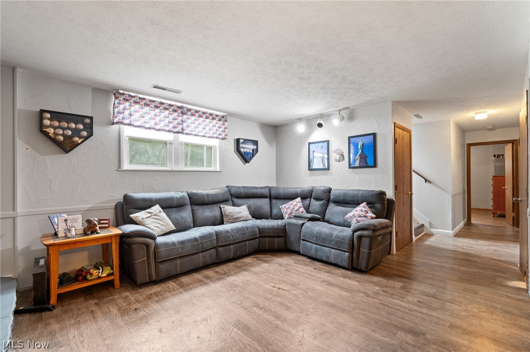5511 Donner Drive New Franklin OH 44216