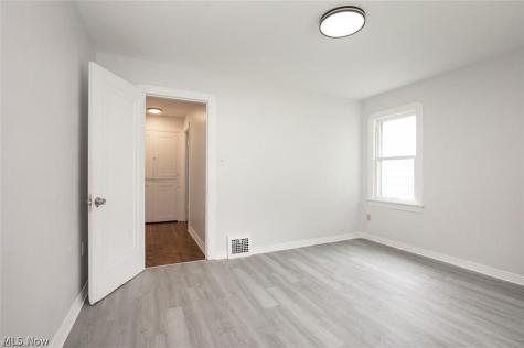 848 Beverly Road Cleveland Heights OH 44121