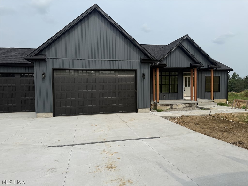 1095 Albright Mckay Road SE Brookfield OH 44403