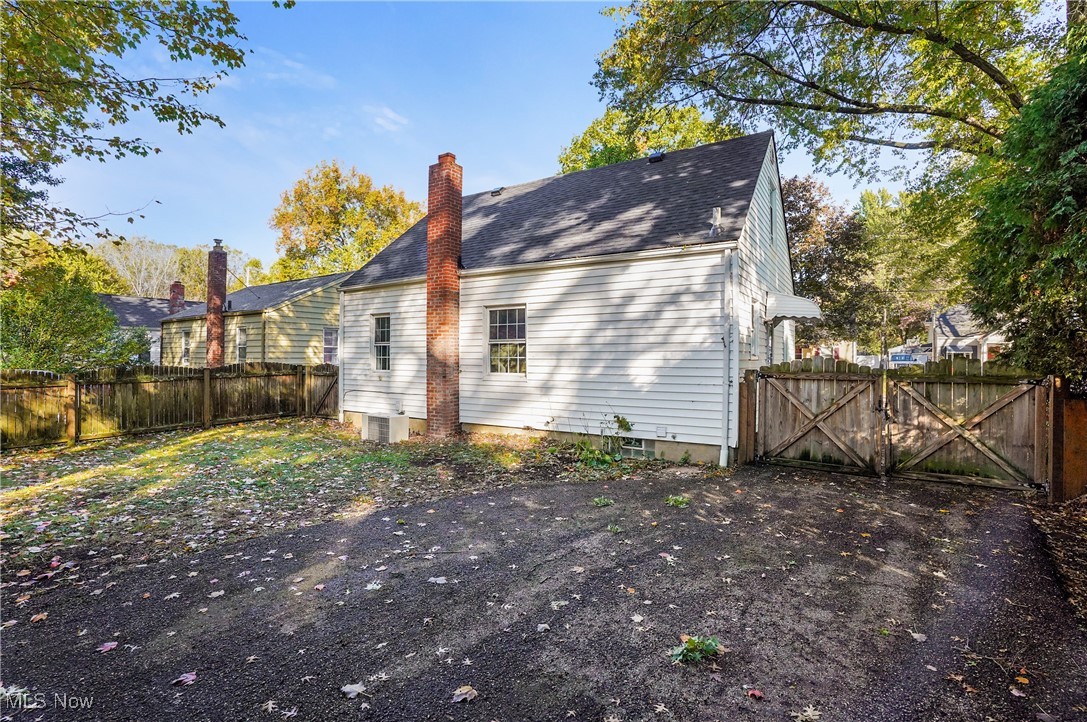 1644 Idlewood Avenue Akron OH 44313