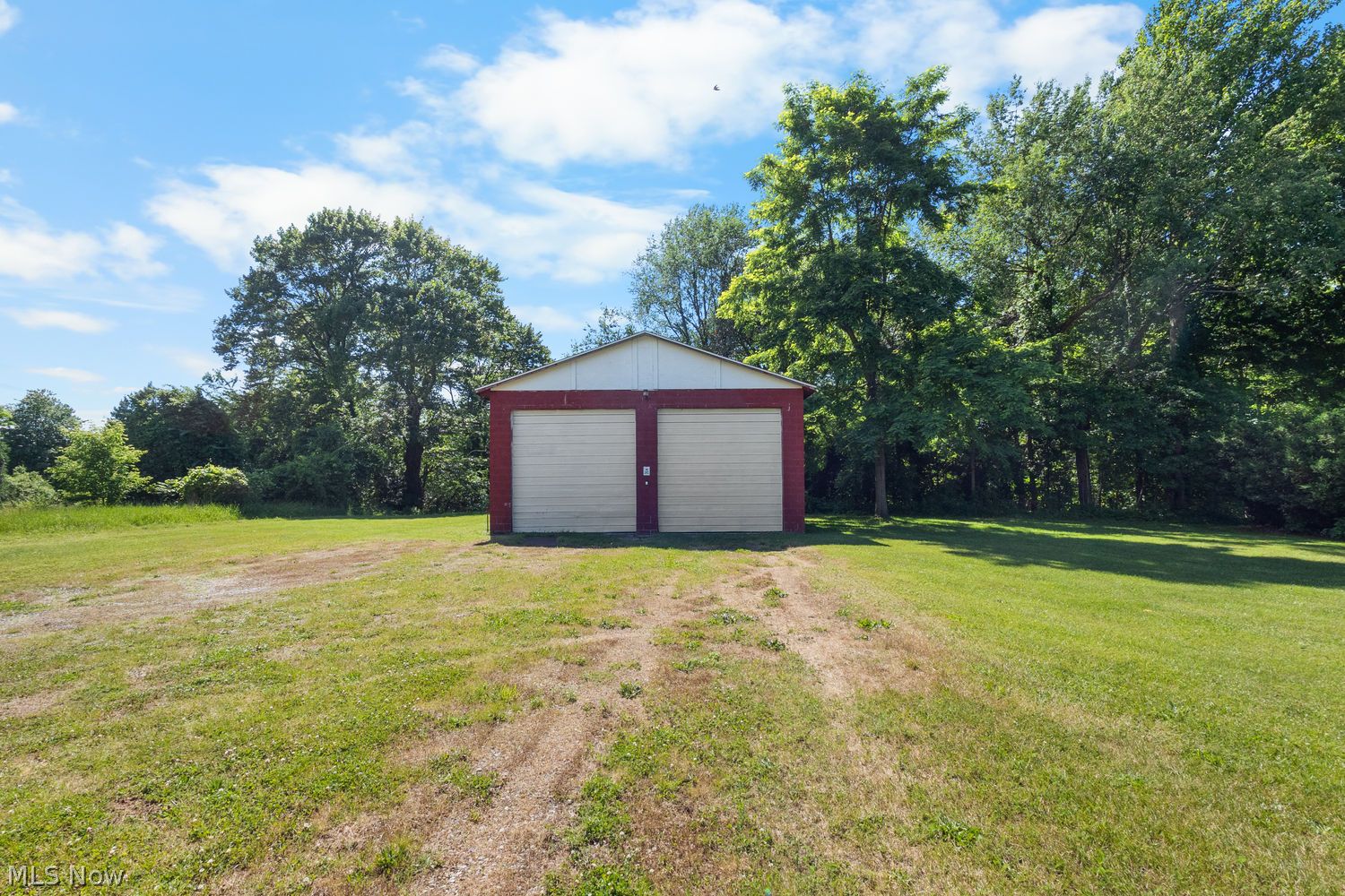 2272 Mcmackin Road Madison OH 44057
