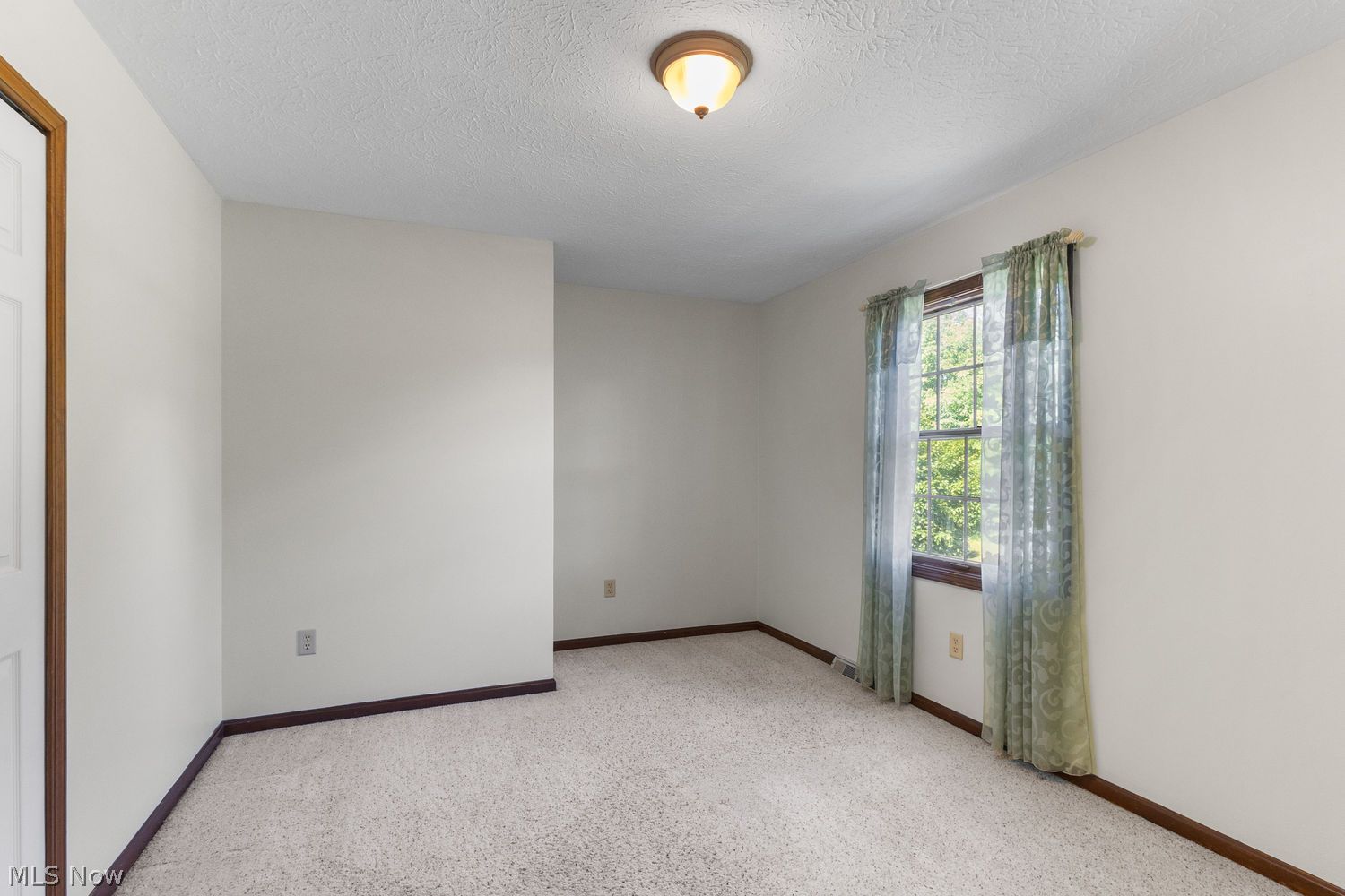 2272 Mcmackin Road Madison OH 44057