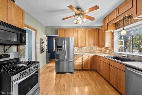814 Thomas Circle NE Massillon OH 44646