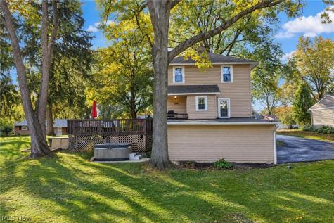 814 Thomas Circle NE Massillon OH 44646
