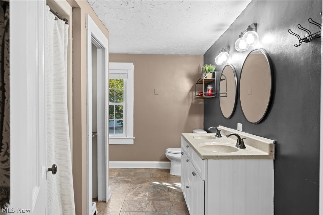 814 Thomas Circle NE Massillon OH 44646