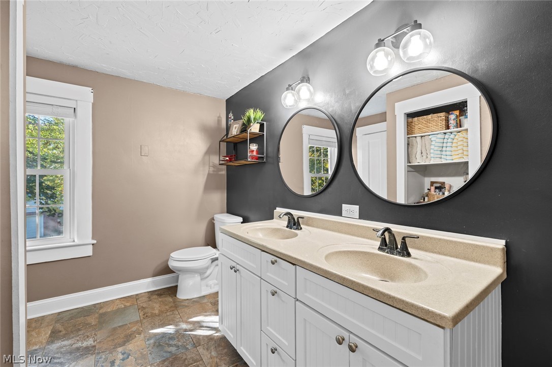 814 Thomas Circle NE Massillon OH 44646