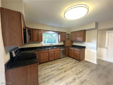 1598 Kingsley Avenue Akron OH 44313