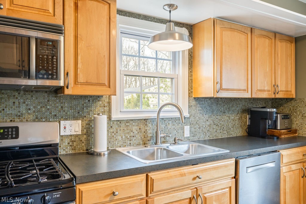 24603 E Oakland Road Bay Village OH 44140