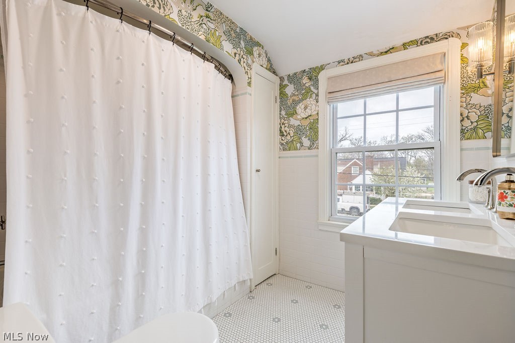 24603 E Oakland Road Bay Village OH 44140