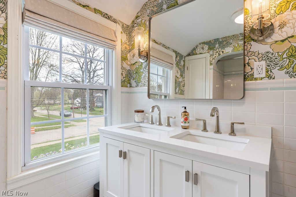 24603 E Oakland Road Bay Village OH 44140