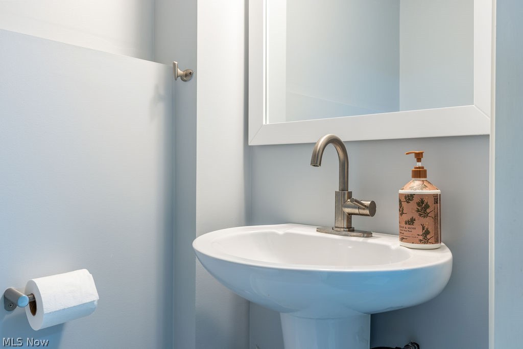 24603 E Oakland Road Bay Village OH 44140