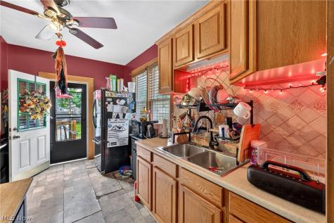 3525 W 49th Street Cleveland OH 44102