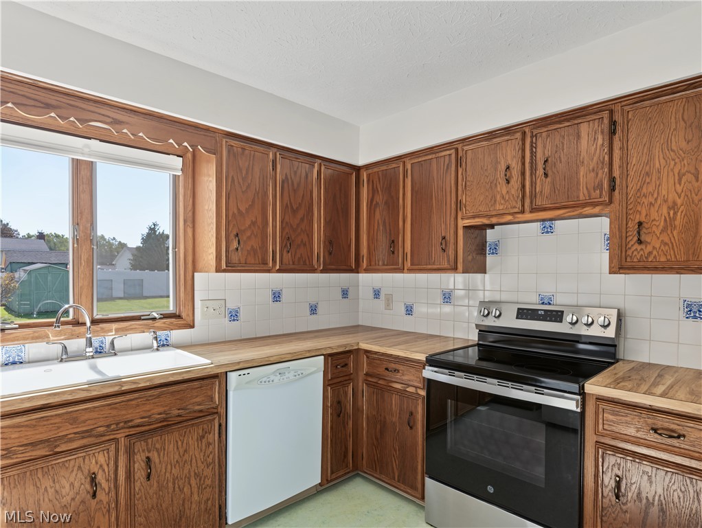 322 Rivermoor Drive Mogadore OH 44260