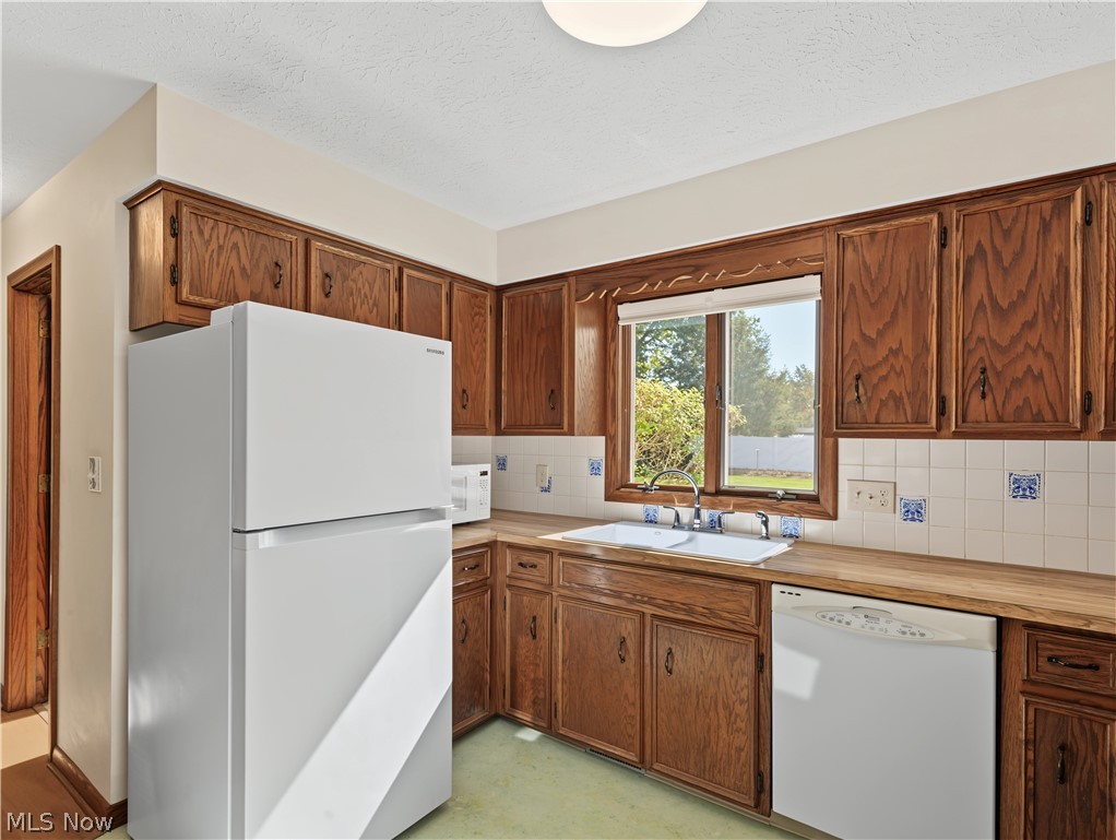 322 Rivermoor Drive Mogadore OH 44260