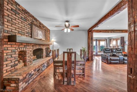 1511 Center Road Hinckley OH 44233