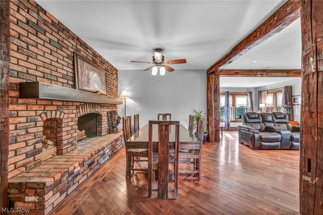 1511 Center Road Hinckley OH 44233
