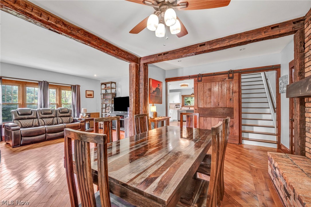 1511 Center Road Hinckley OH 44233