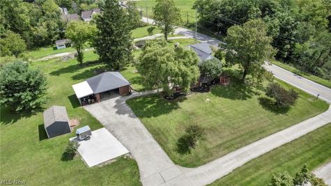 1511 Center Road Hinckley OH 44233