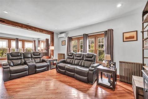 1511 Center Road Hinckley OH 44233