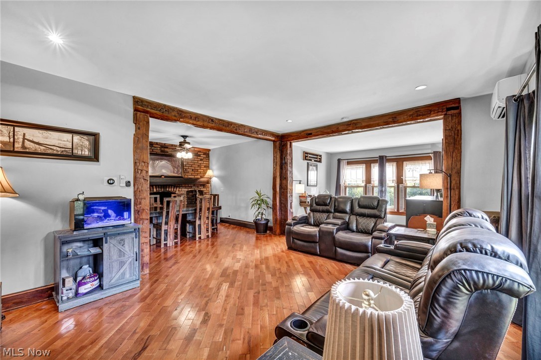 1511 Center Road Hinckley OH 44233